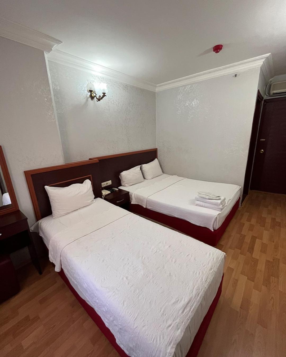 Red White Hotel Estambul Exterior foto